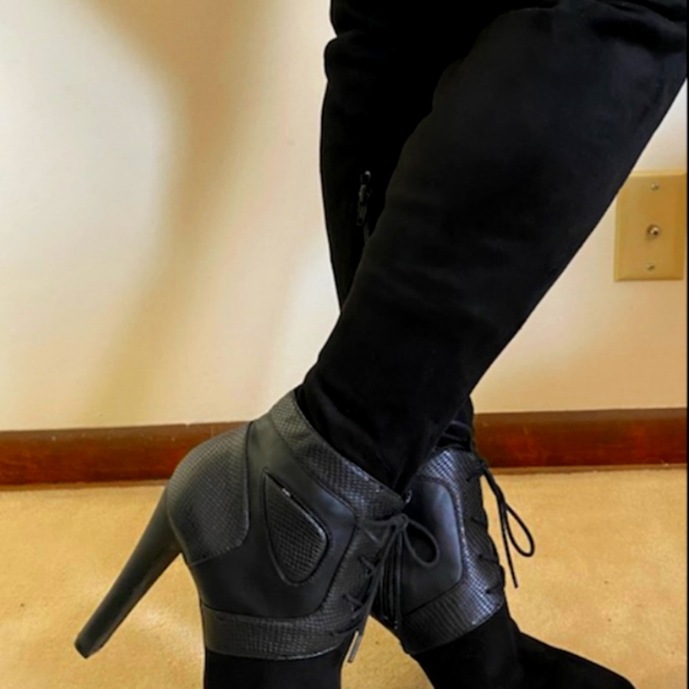 Nime west 10 M Black suede boots over the knee